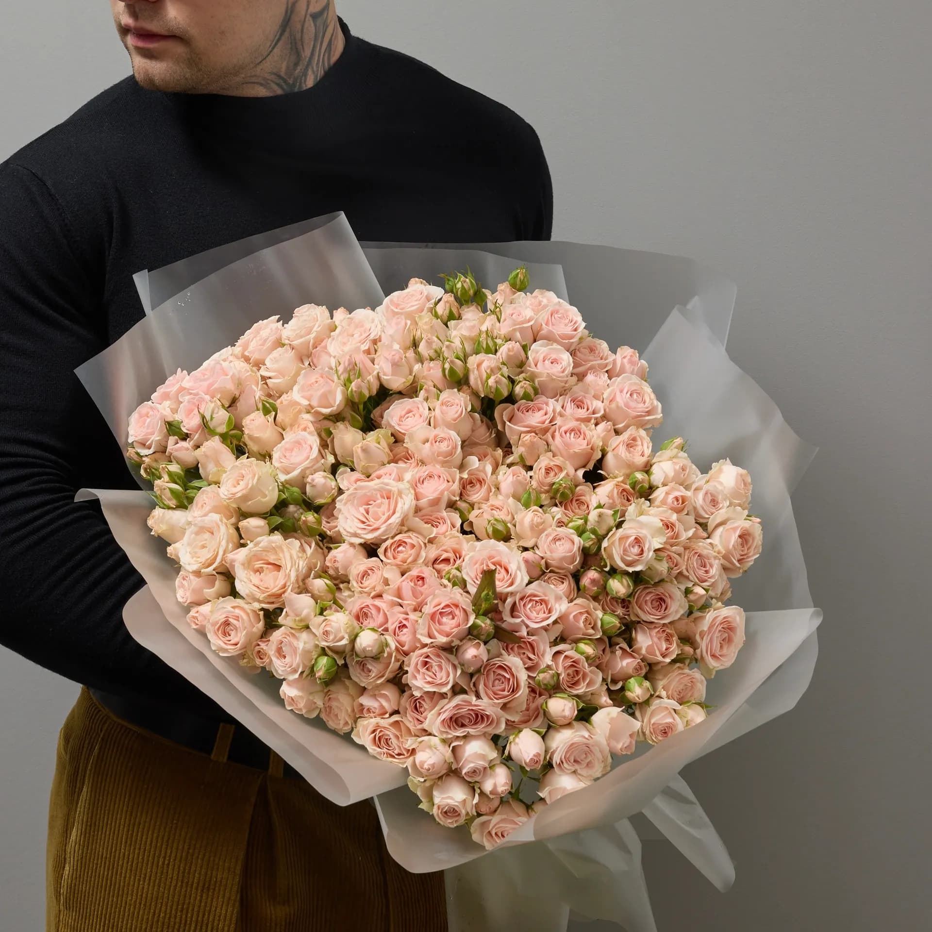Большой букет из 25 нежно-розовых кустовых роз Полина - фото 4