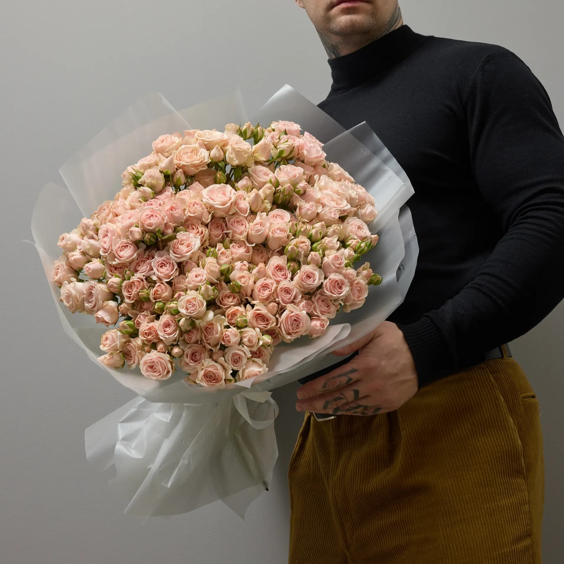 Большой букет из 25 нежно-розовых кустовых роз Полина - фото 5