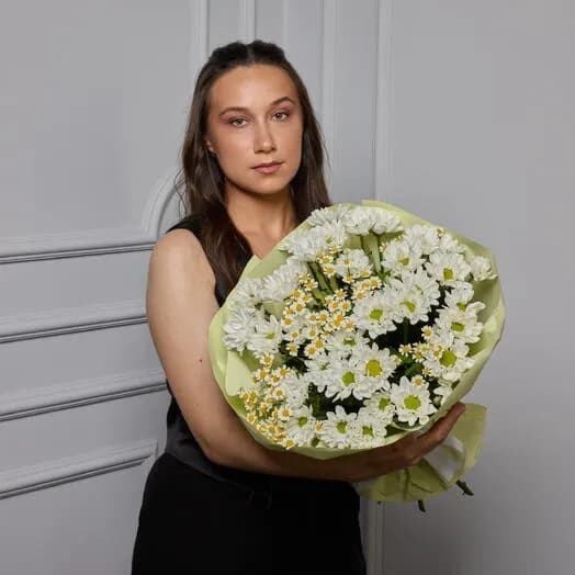 Белые хризантемы и ромашки - 2 987₽